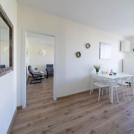 Blue Sea Lägenhet *