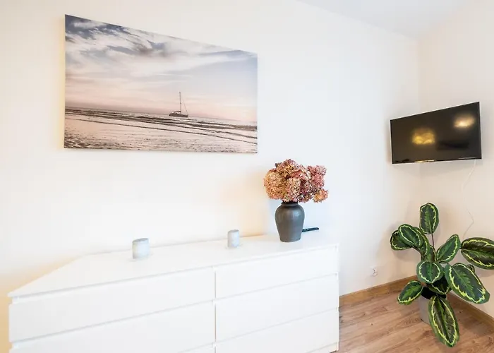 Blue Sea Apartment *